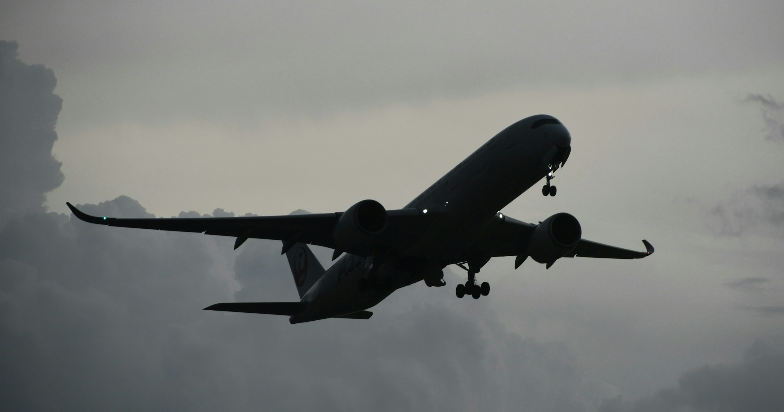 Perfektionieren Sie den Kontrast in der Flugzeugfotografie | Knowledge #404