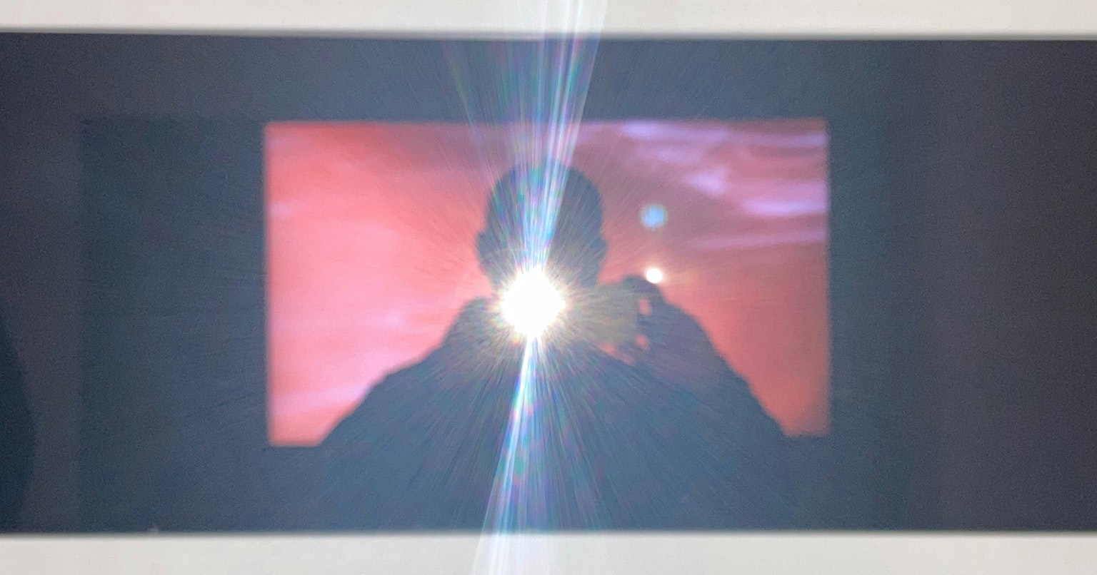 2025-03-flash-vs-continuous-lighting-cover-image