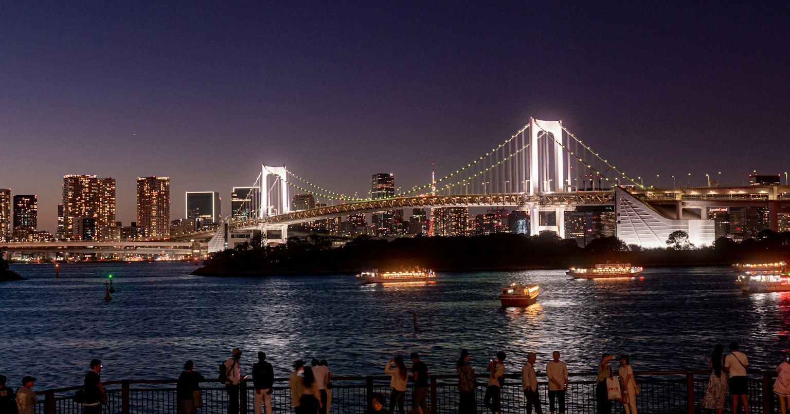 2025-08-night-cruising-cover-image