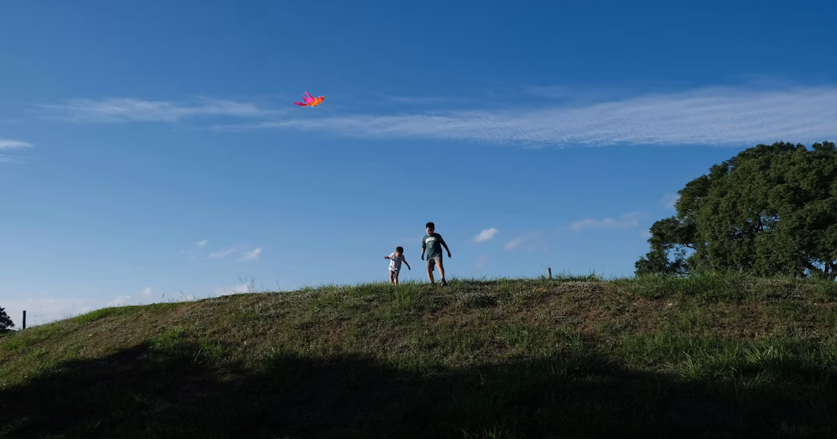 Read Your Photography | 凧と兄弟と、青い空 | Focus #683