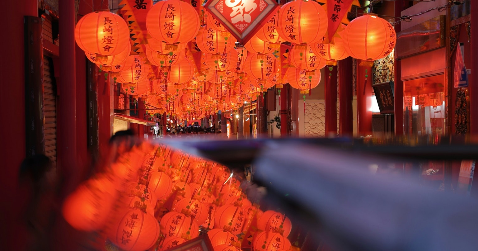 2025-02-chinese-gen-z-loves-degital-camera-cover-image