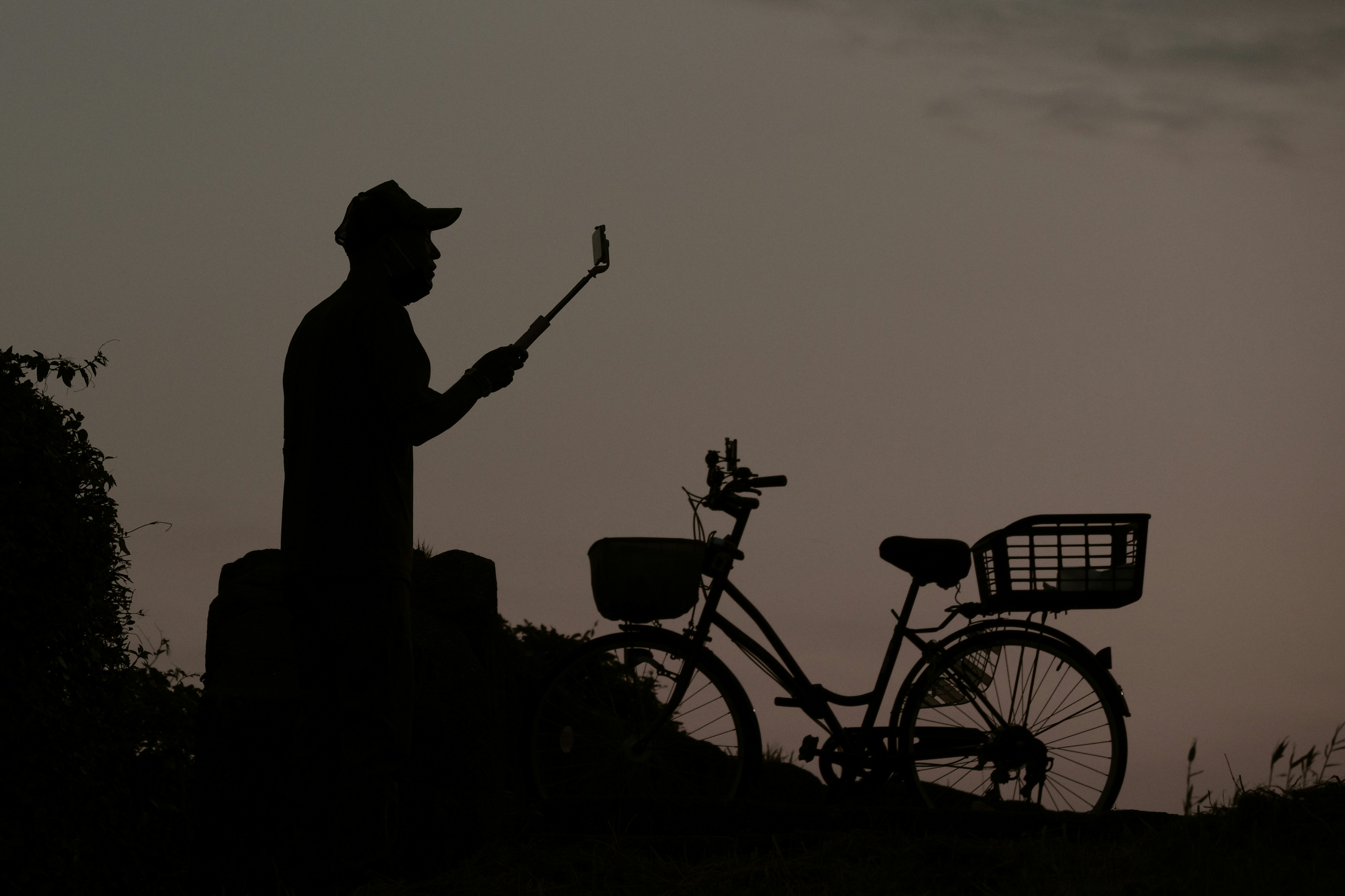 2025-12-google-virtual-try-on-shopping-cover-image