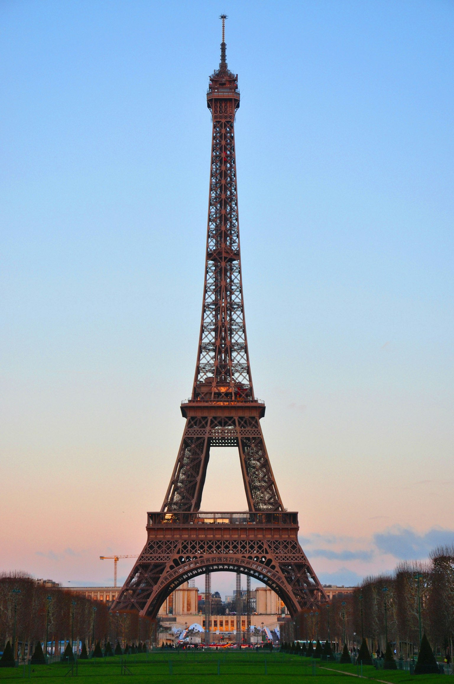 2025-11-most-photographed-eiffel-image-5