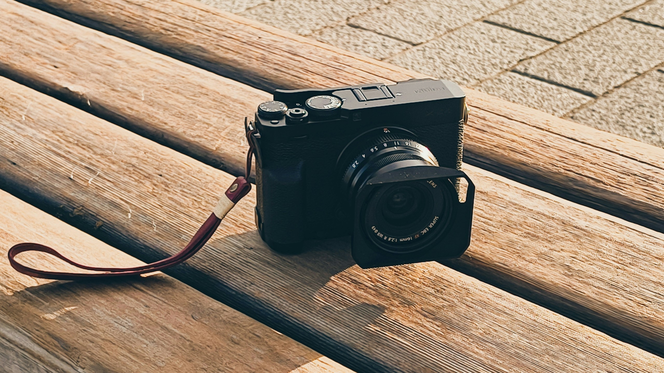 HANA-STUDIO racconta | Il compagno che sostiene il “preservare” più che il “catturare” | FUJIFILM X-E4 | Knowledge #420