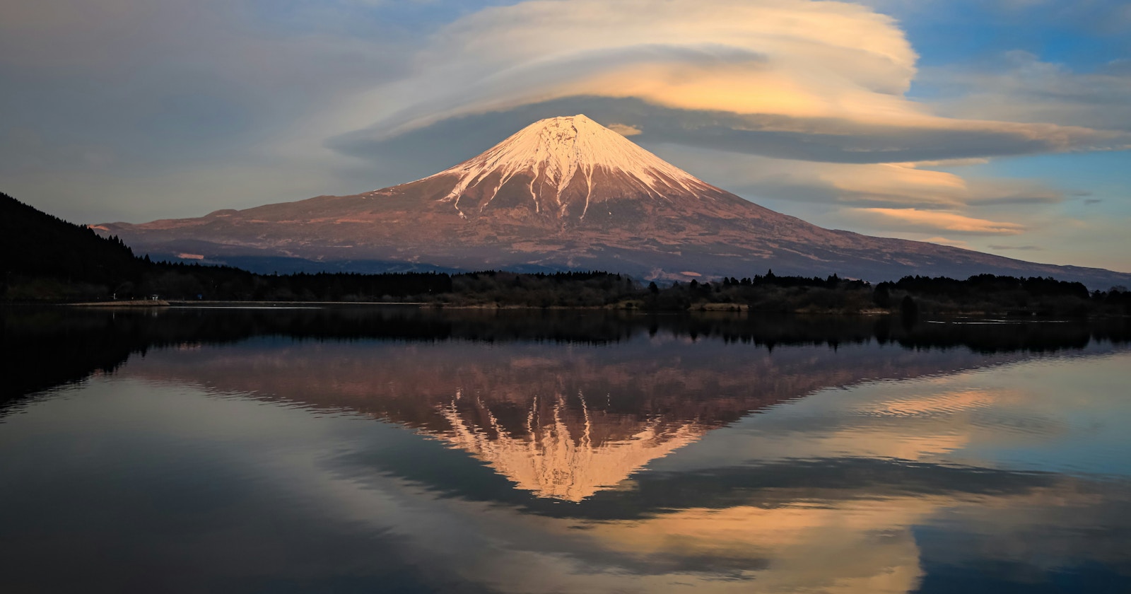四季折々の絶景を求めて、富士山を撮る楽しみ | Focus #410