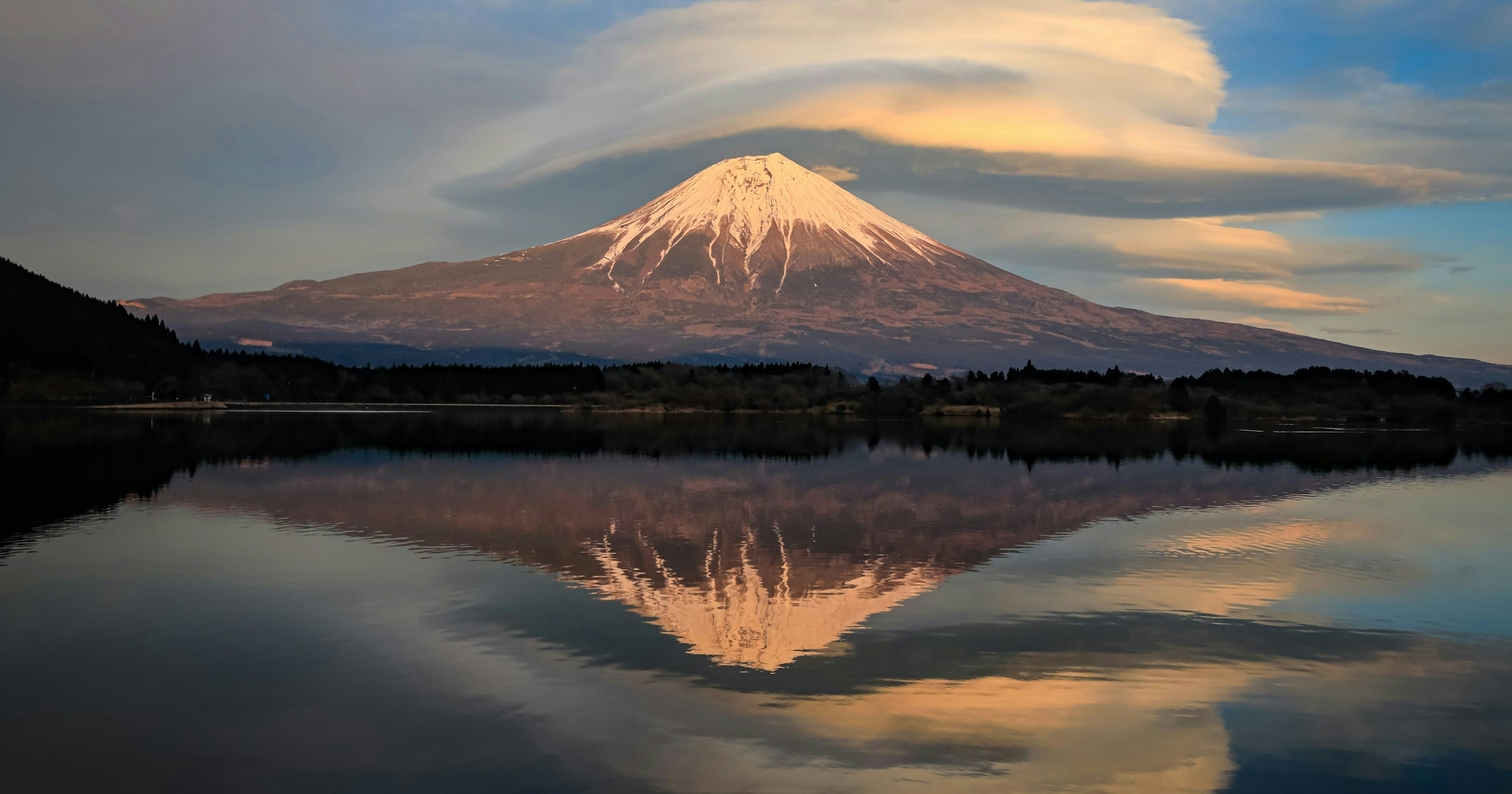 四季折々の絶景を求めて、富士山を撮る楽しみ | Focus #410