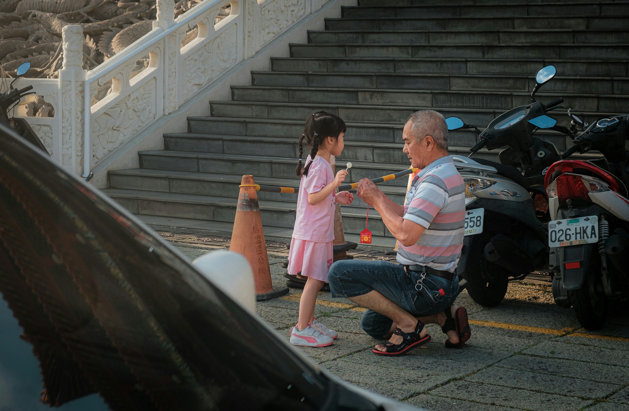 2026-06-read-your-photography-little-pray-image-9