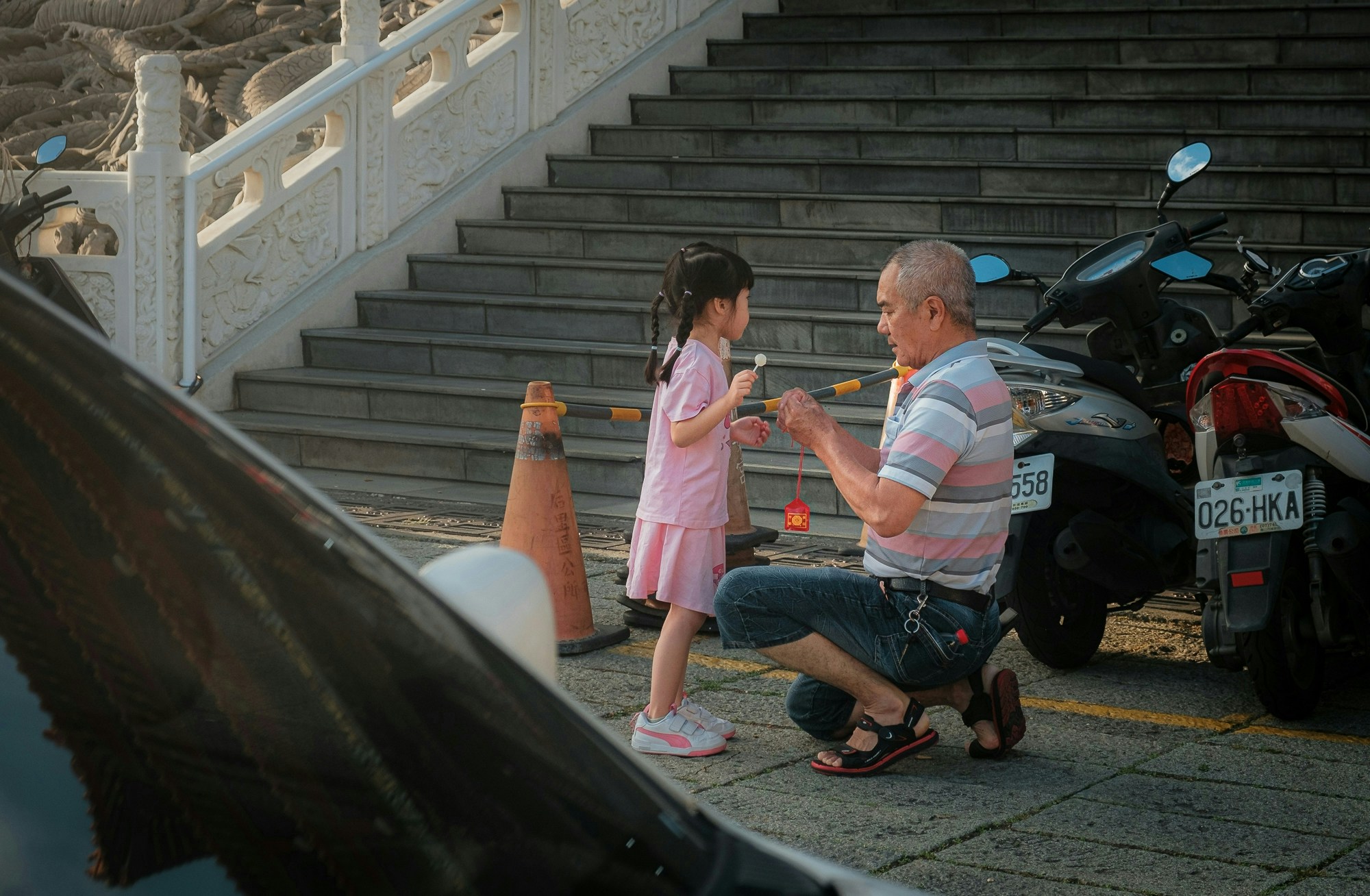 2026-06-read-your-photography-little-pray-image-9