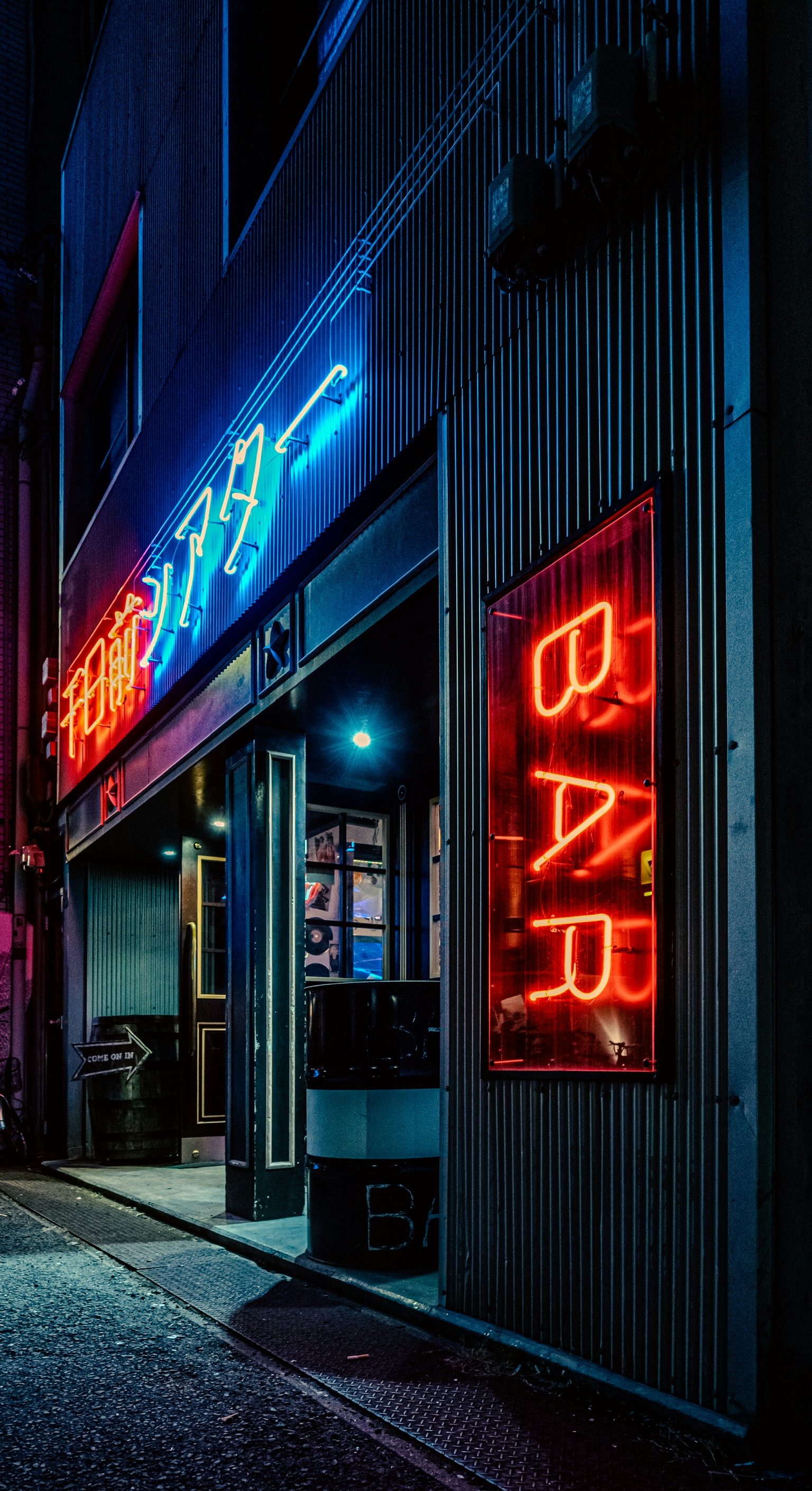 2026-06-afterwork-glow-mood-image-4