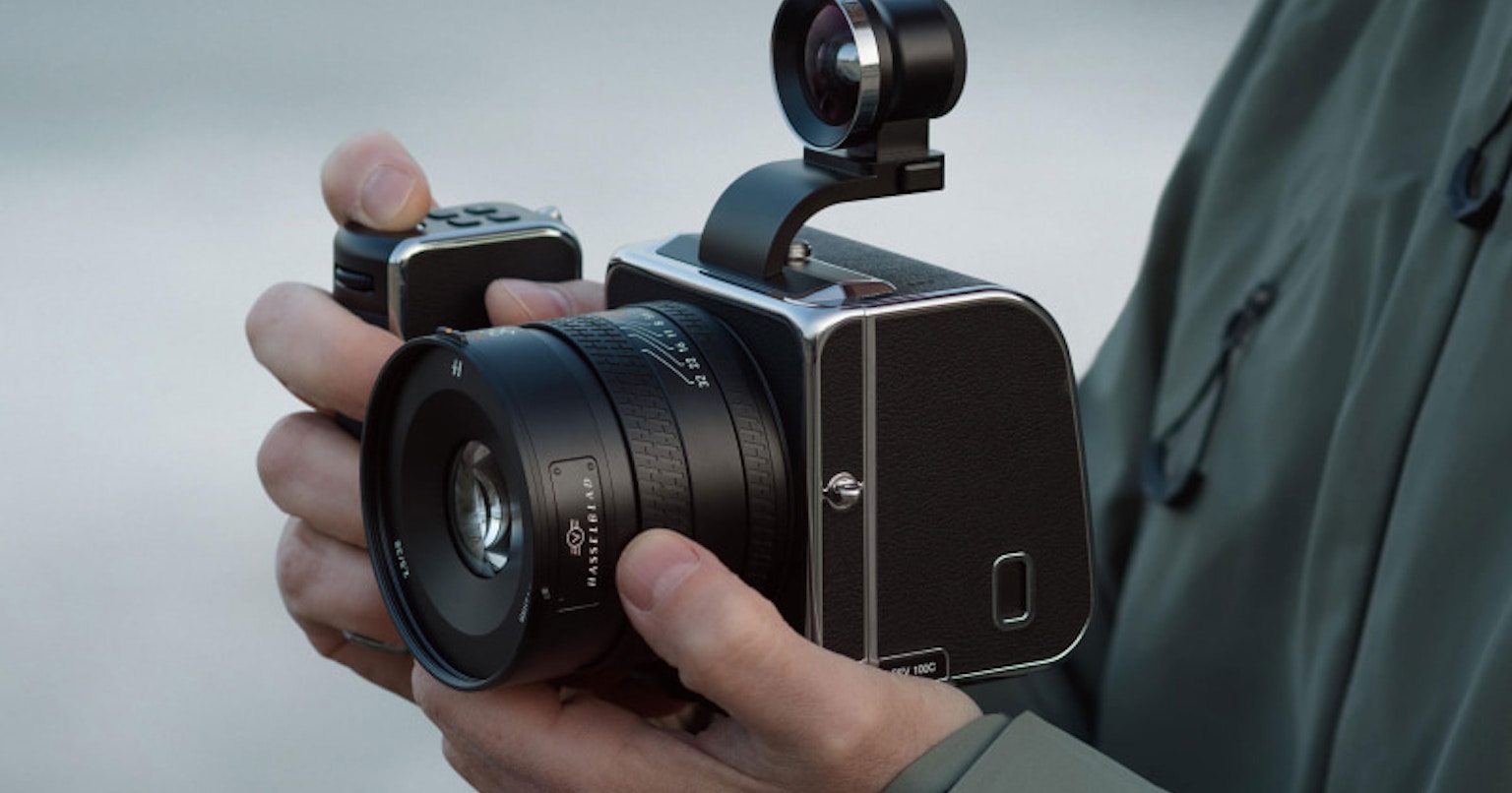 2024-01-hasselblad-907x-cfv-100c-cover-image