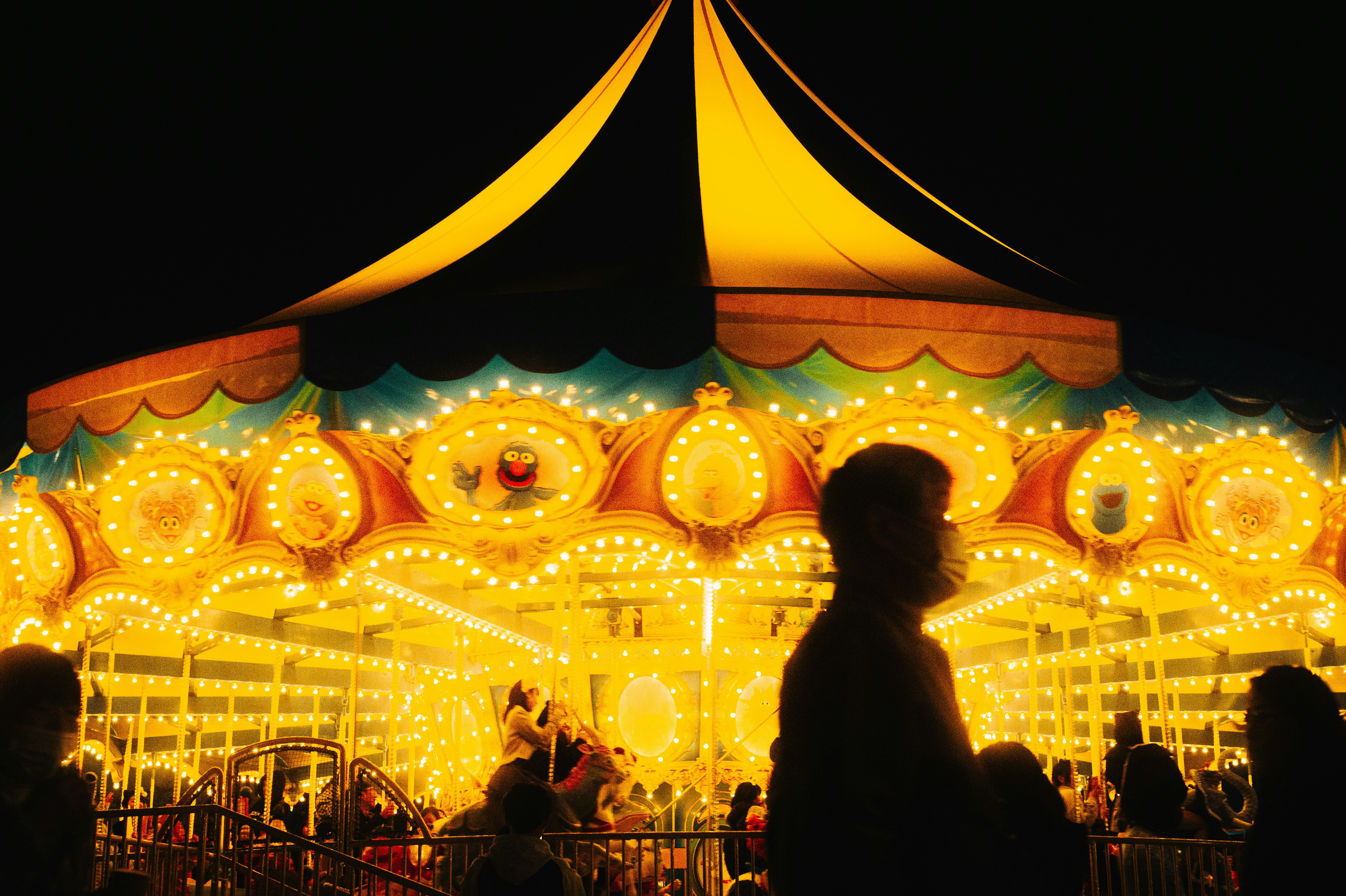 2025-12-merry-go-round-photography-cover-image