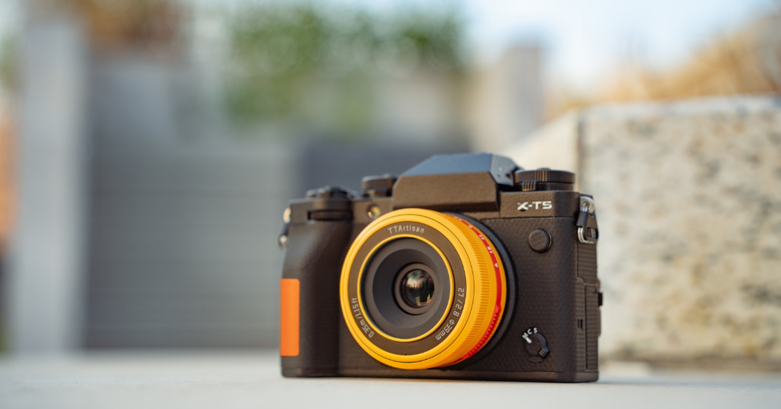 クリスマス限定のレトロデザイン「TTArtisan AF 27mm F2.8 Xマウント」| イングレート・ジャパン