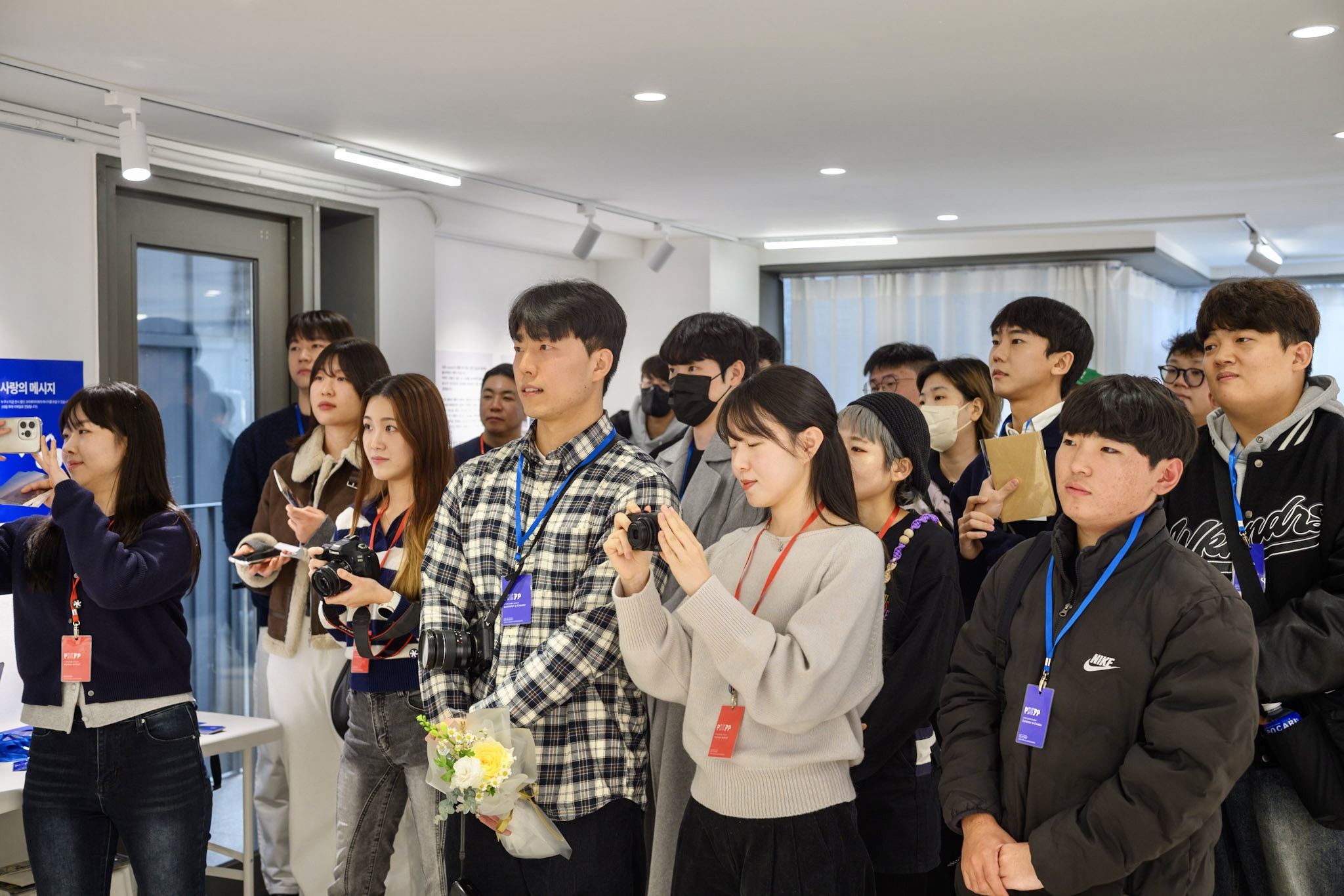 photo poster project | Mitarbeiterinterview | Die Menschen hinter den Fotos im Blick – Choi Hyeji | ISSUE #307