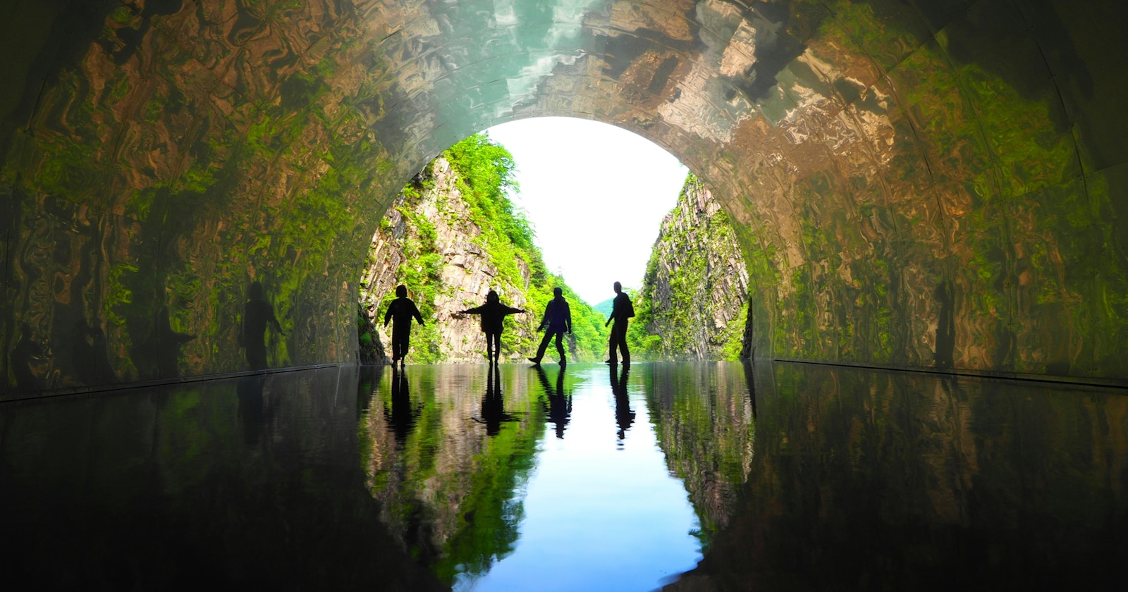 Seperti Tempat Tersembunyi... 5 Terowongan di Jepang untuk Foto Fantastis | Focus #287