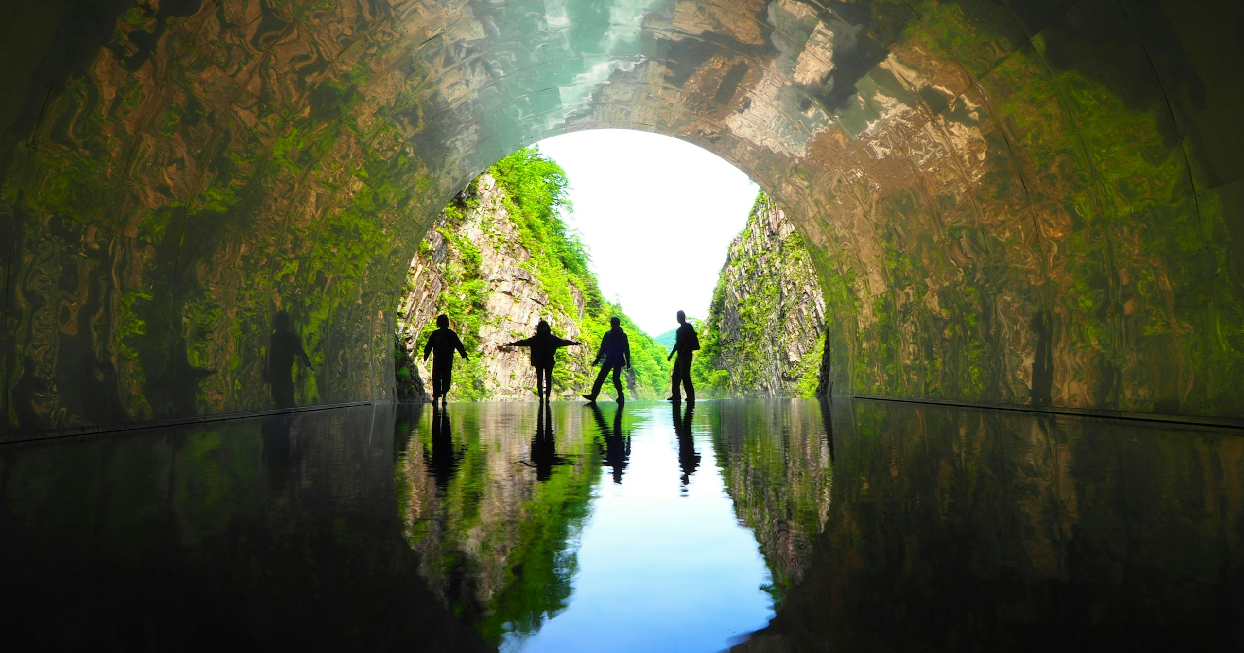 Seperti Tempat Tersembunyi... 5 Terowongan di Jepang untuk Foto Fantastis | Focus #287