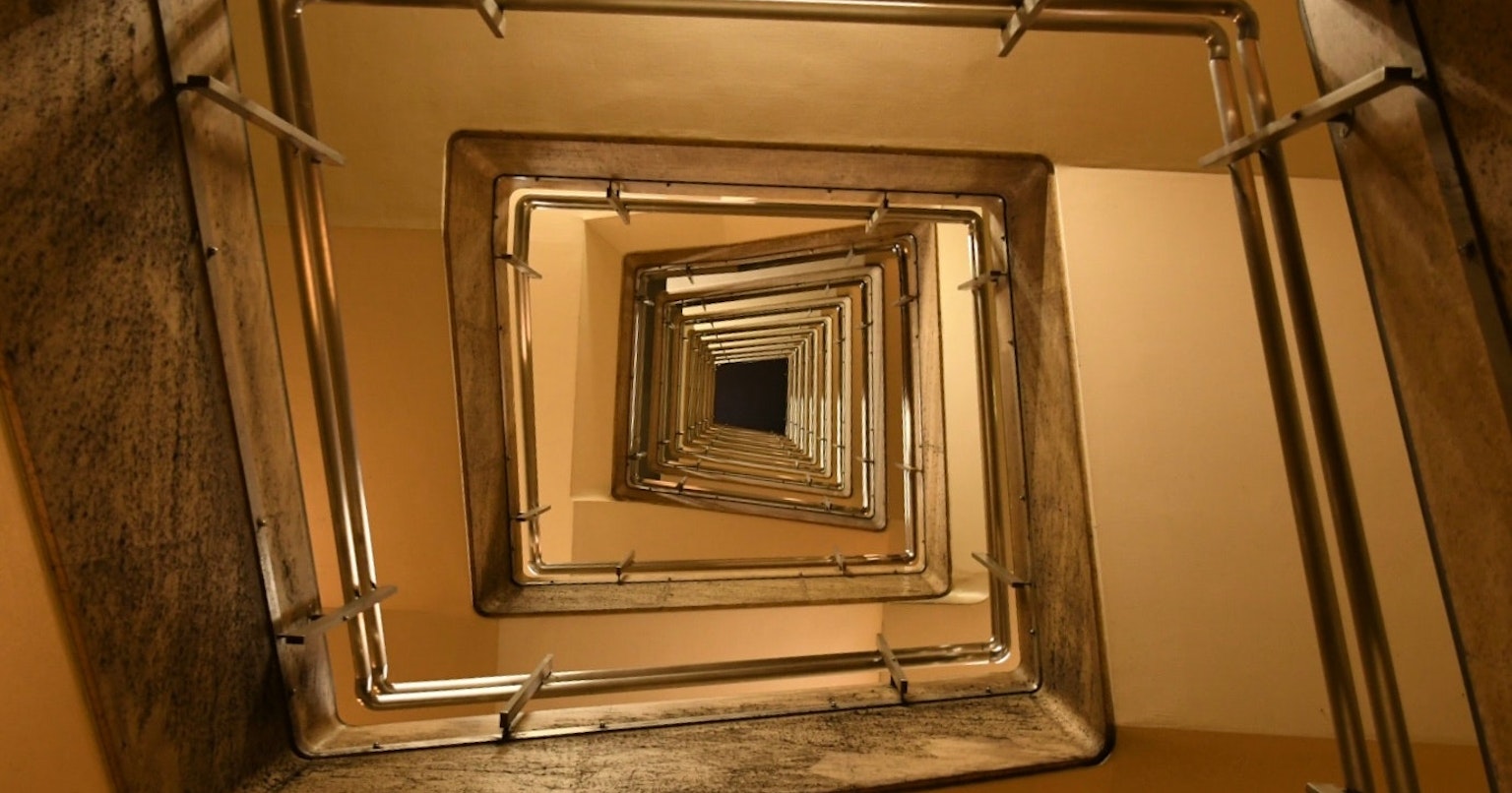2025-09-perspective-photograph-attraction-cover-image