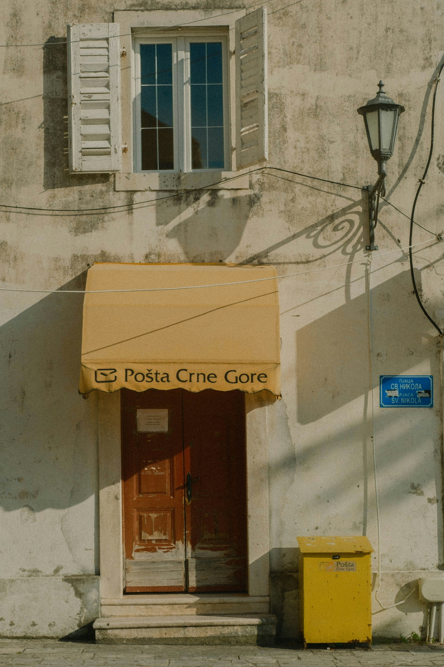 2026-05-find-new-pieces-door-image-30
