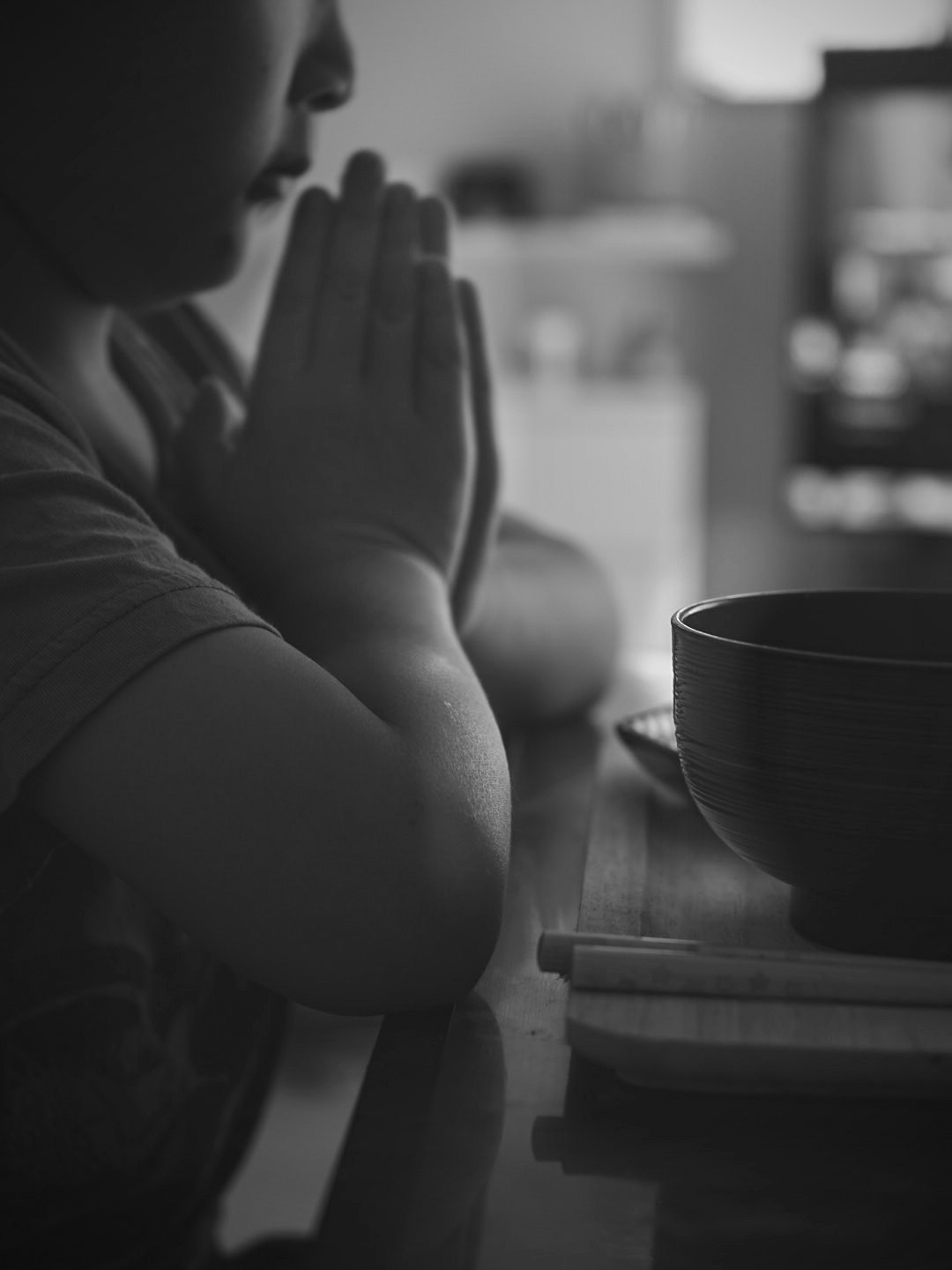 2026-04-photography-of-hands-work-image-10