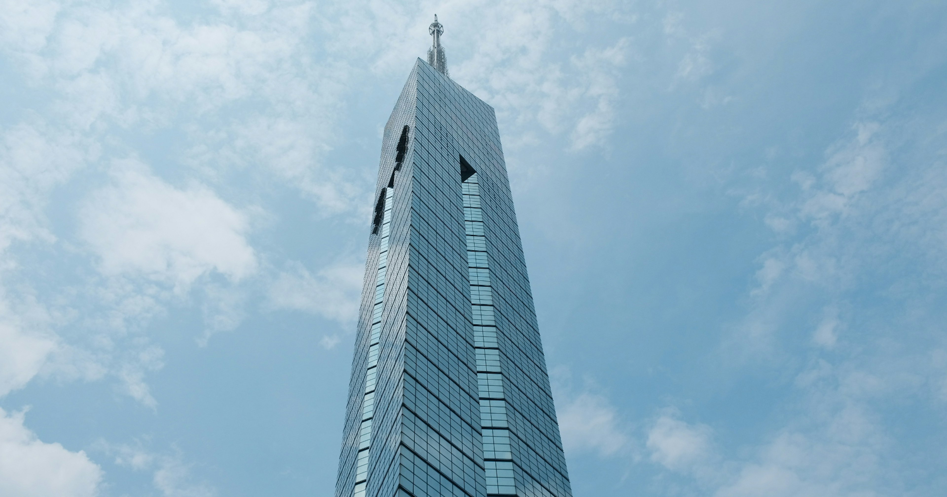 2024-11-blue-photography-tips-cover-image