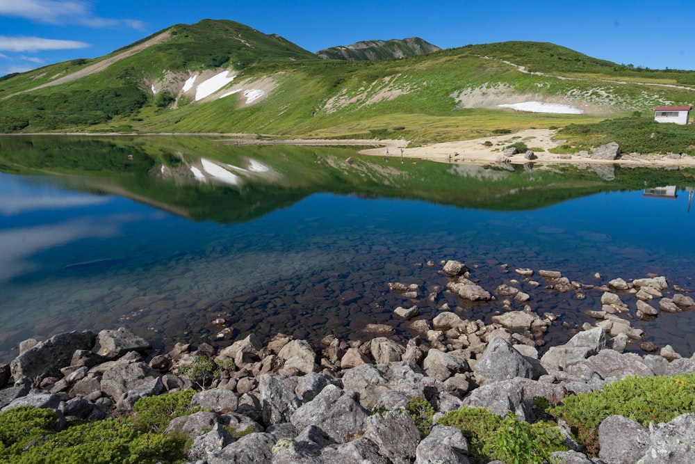 <p>見事なまでに静寂の水面。</p>