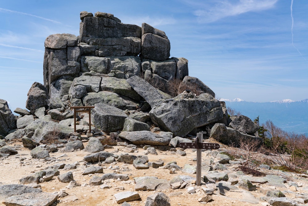 <p>五丈岩。金峰山の象徴的な存在だ。</p>