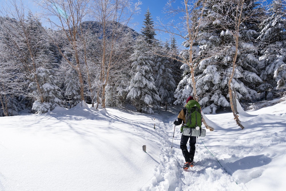 <p>オーレン小屋に置いていた荷物をまとめ、桜平登山口に向けて下山する。</p>