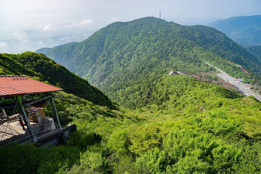 <p>仁田峠からロープウェイを使うこともできるが、目的は登山なので、登山道を登った。</p>