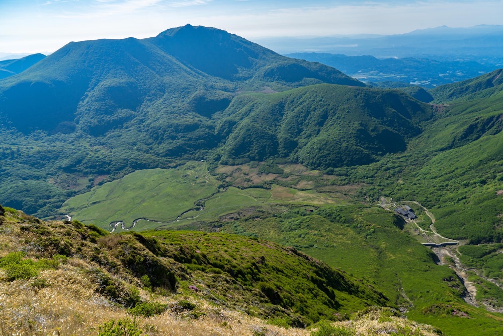 <p>坊がつると法華院温泉山荘。山の中のオアシス。</p>