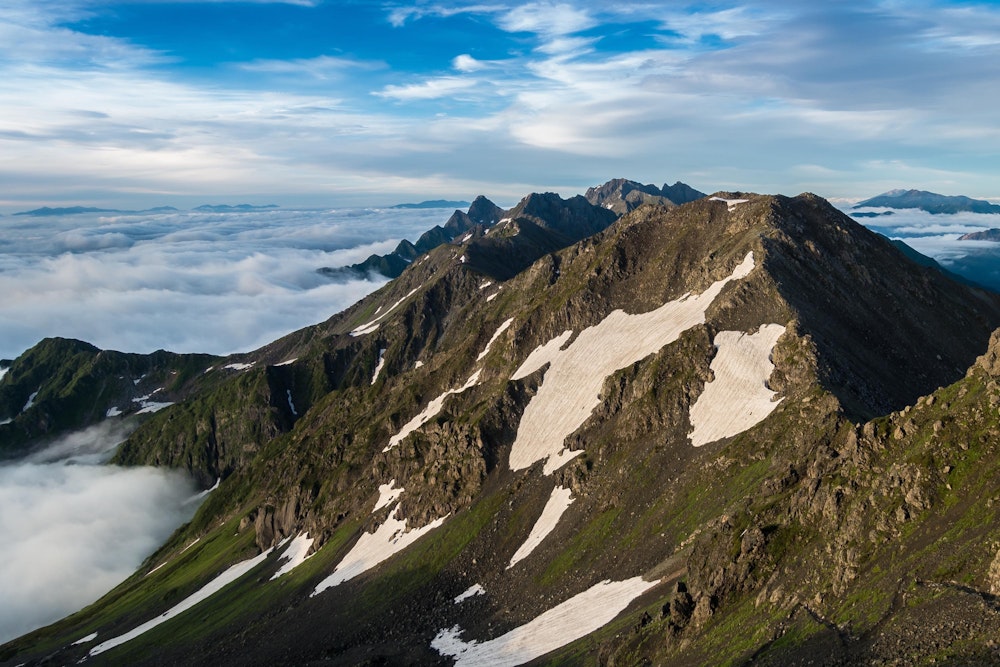 <p>時間があるので、隣の大喰岳まで足を伸ばしてみよう。</p>