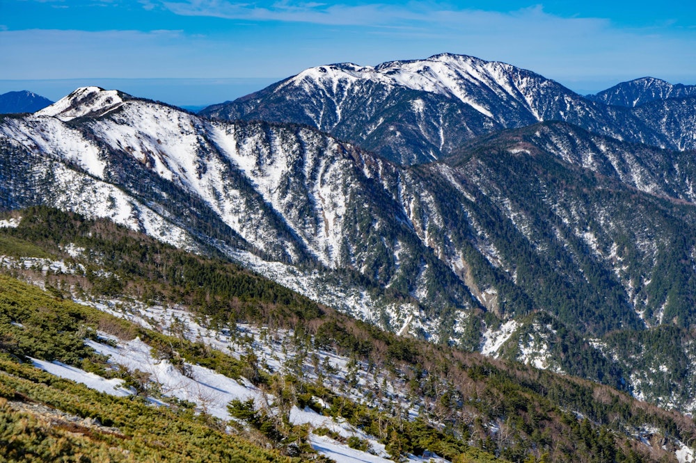 <p>光岳遠望。<br>南アルプス南部と深南部の境界とされる山。</p>