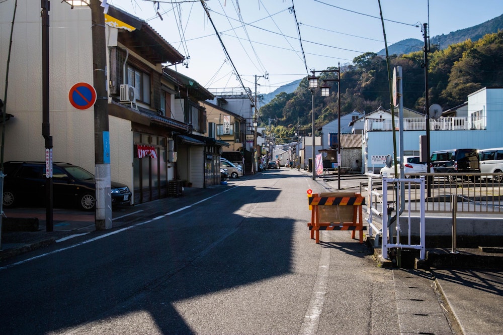 <p>あっという間に由比に戻ってきた。<br>浜石岳は、お手軽だが登山の面白さが詰まった素敵な山だった。</p>