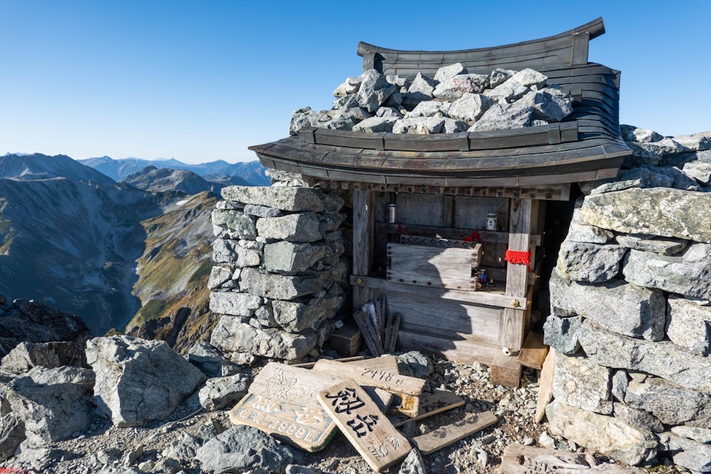 <p>そしてついに標高2999m、憧れの剱岳。<br></p>