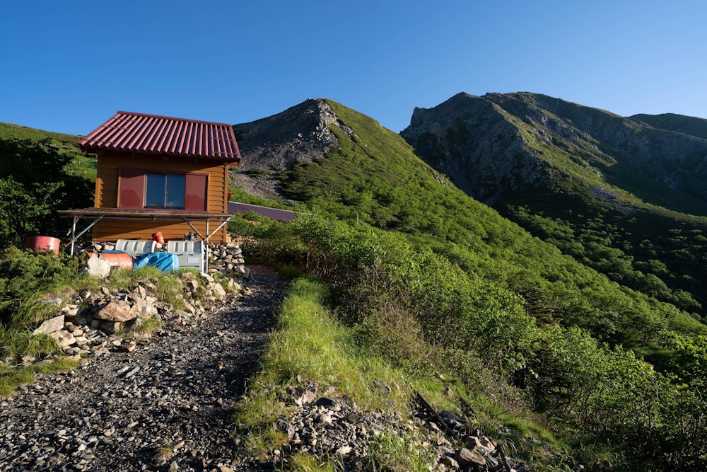 <p>荒川小屋の外で小休止。</p>