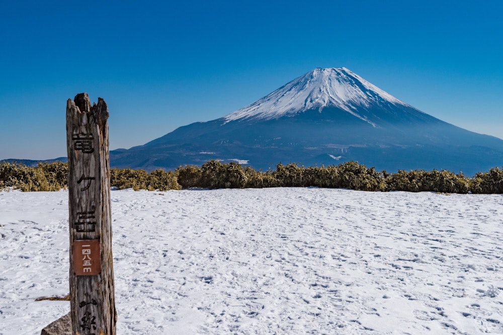 <p>山頂は広場になっており、なんといっても富士山の眺めが抜群。</p>