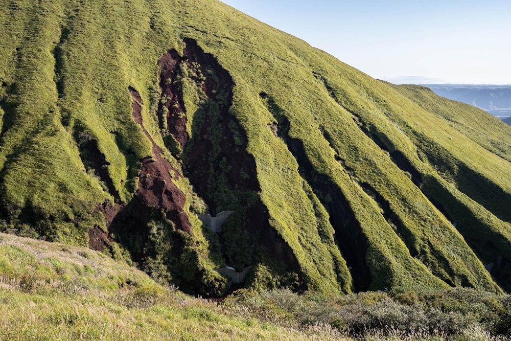 <p>熊本地震で崩れたのか、比較的新しい崩壊地。</p>