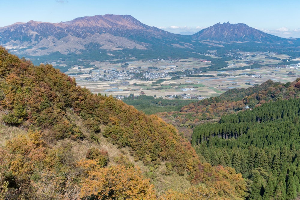 <p>高岳と根子岳がよく見える。</p>