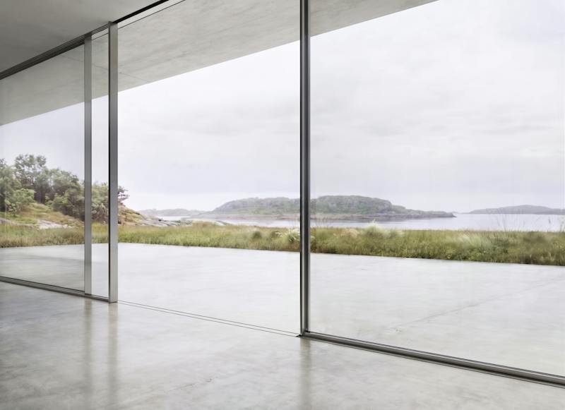 Seamless Horizons: Architectural Detailing & Performance with Sky-Frame Frameless Sliding Systems