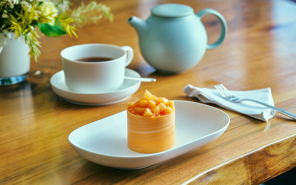 A Signature Sweet ”Andaz Tropézienne Selection Box“ ｜Andaz Tokyo