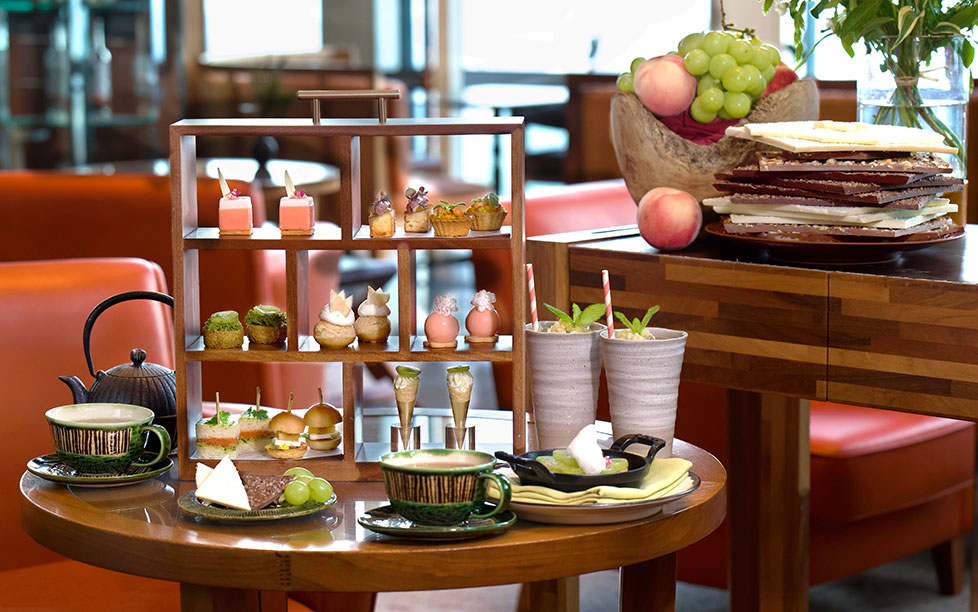 <p>【Exclusively Available in August and September】<br>“Peach & Muscat Afternoon Tea "</p>