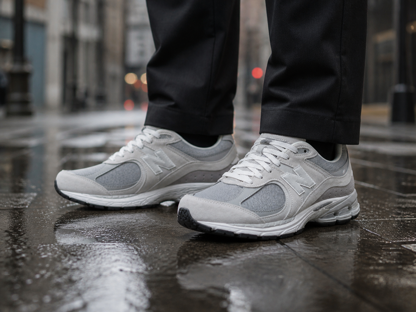 通勤服にNew Balance 2002RX GORE-TEXを合わせた足元
