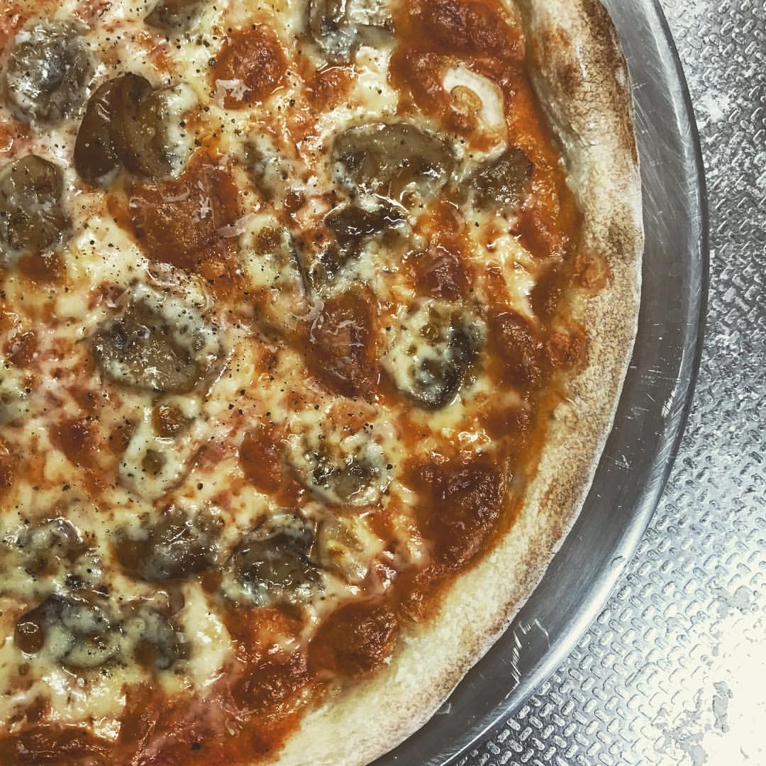 COUCH PIZZA