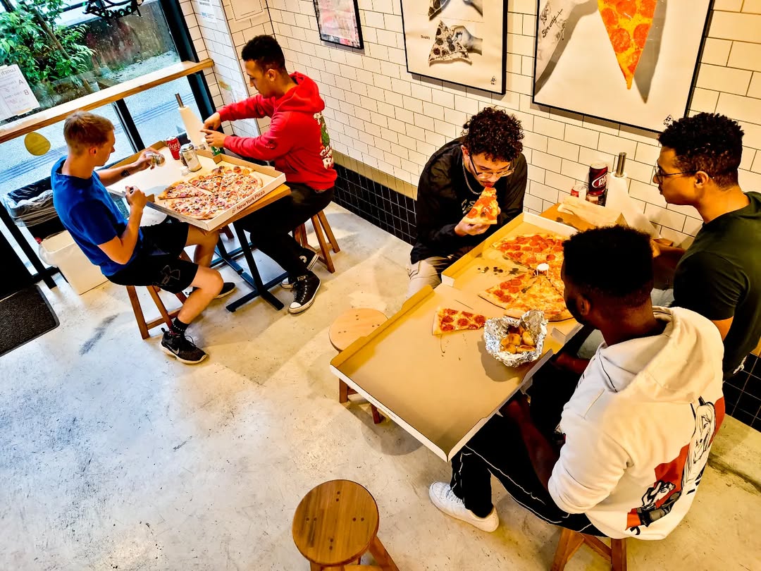 NEW YORK PIZZA OKINAWA gallery image 2