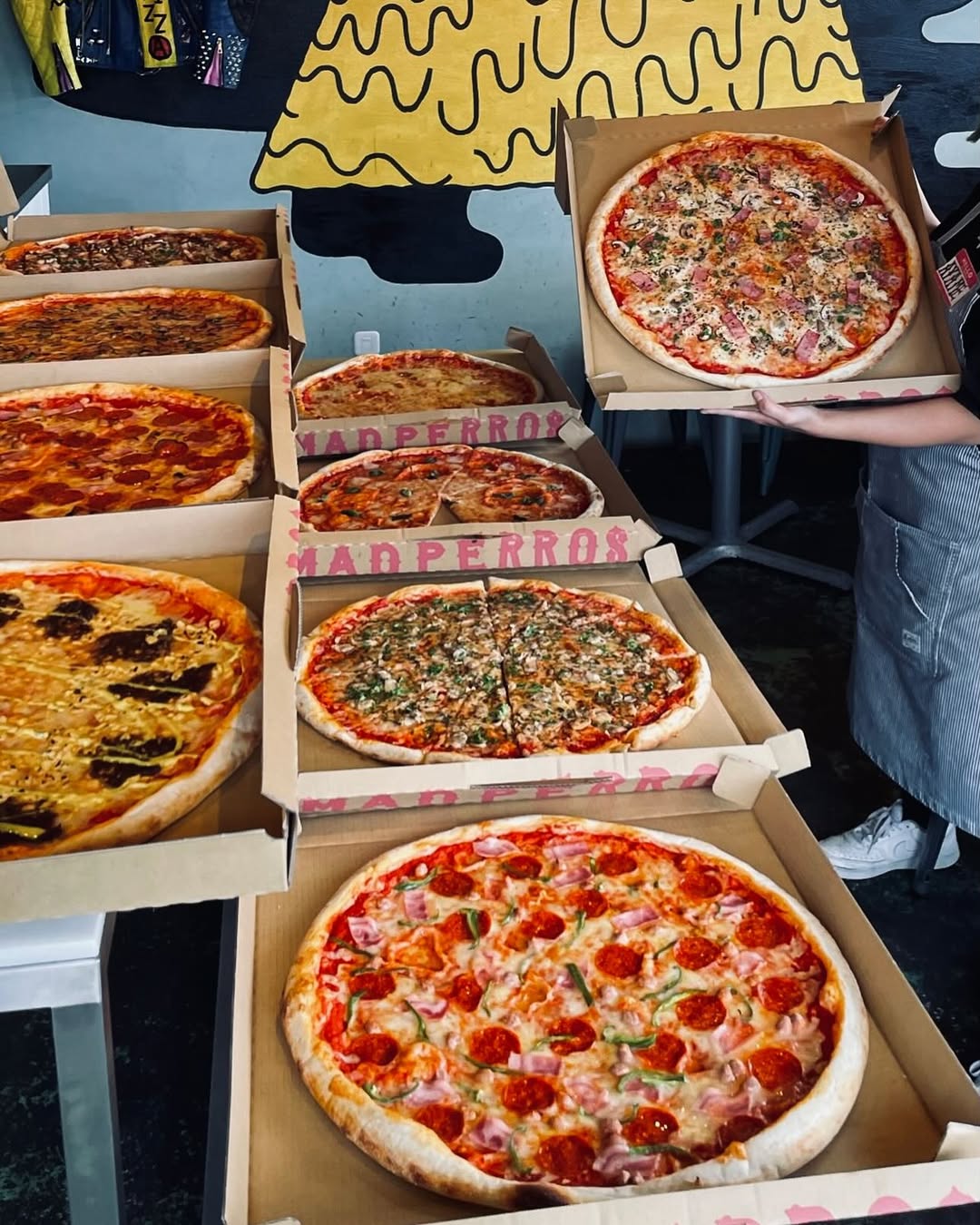 MAD PERROS PIZZA gallery image 2
