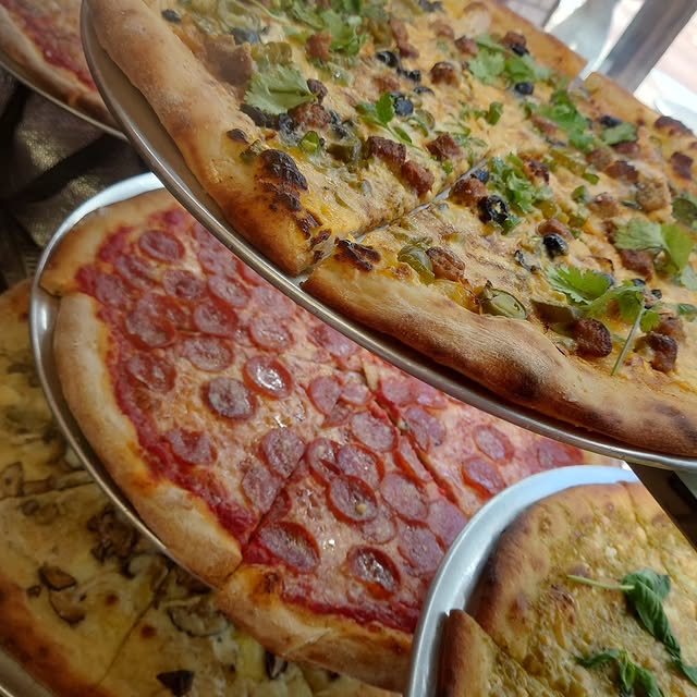 New York Pizza TONYZ Tokyo gallery image 2