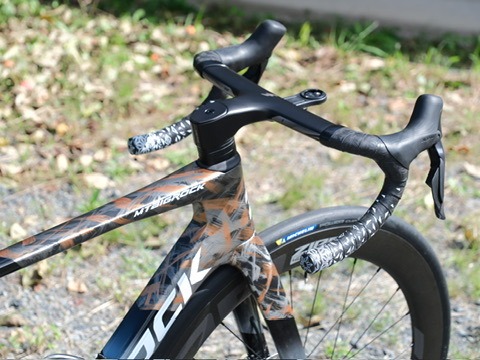 001/AERO Road Frame image 2