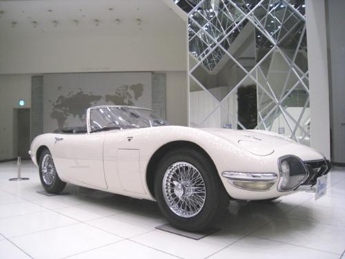 懐かしの名車 ☆トヨタ2000GTボンドカー☆ | トヨタ自動車