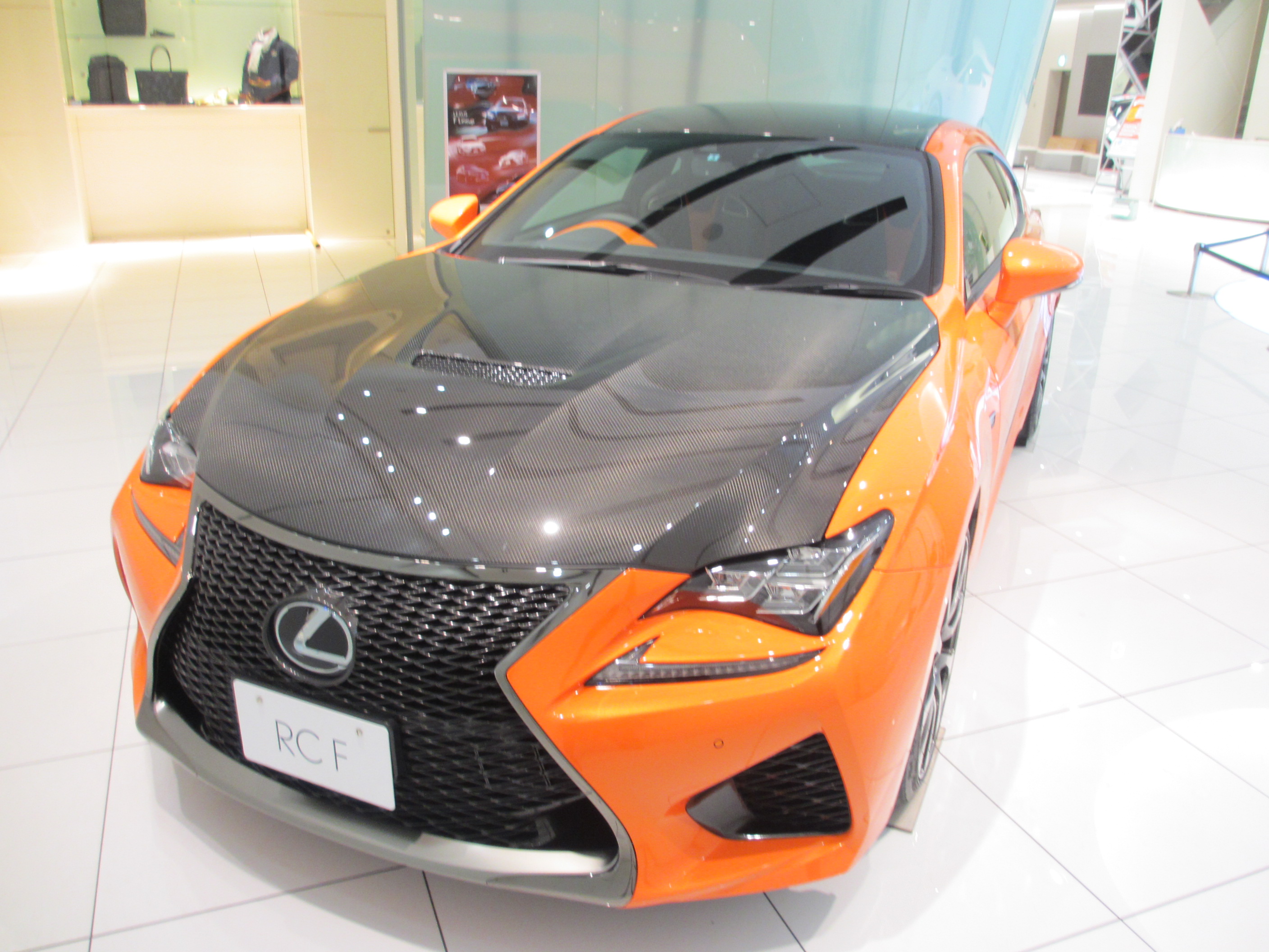 LFA ・ RC F “Carbon Exterior pachage” | トヨタ自動車