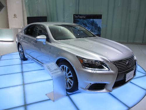 LS600hを現在展示中です！ | トヨタ自動車ショールーム 公式ブログ