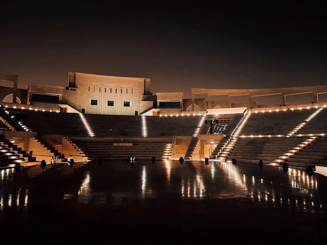 スポーツスポンサーシップとデジタル接点の課題を示すイメージ図