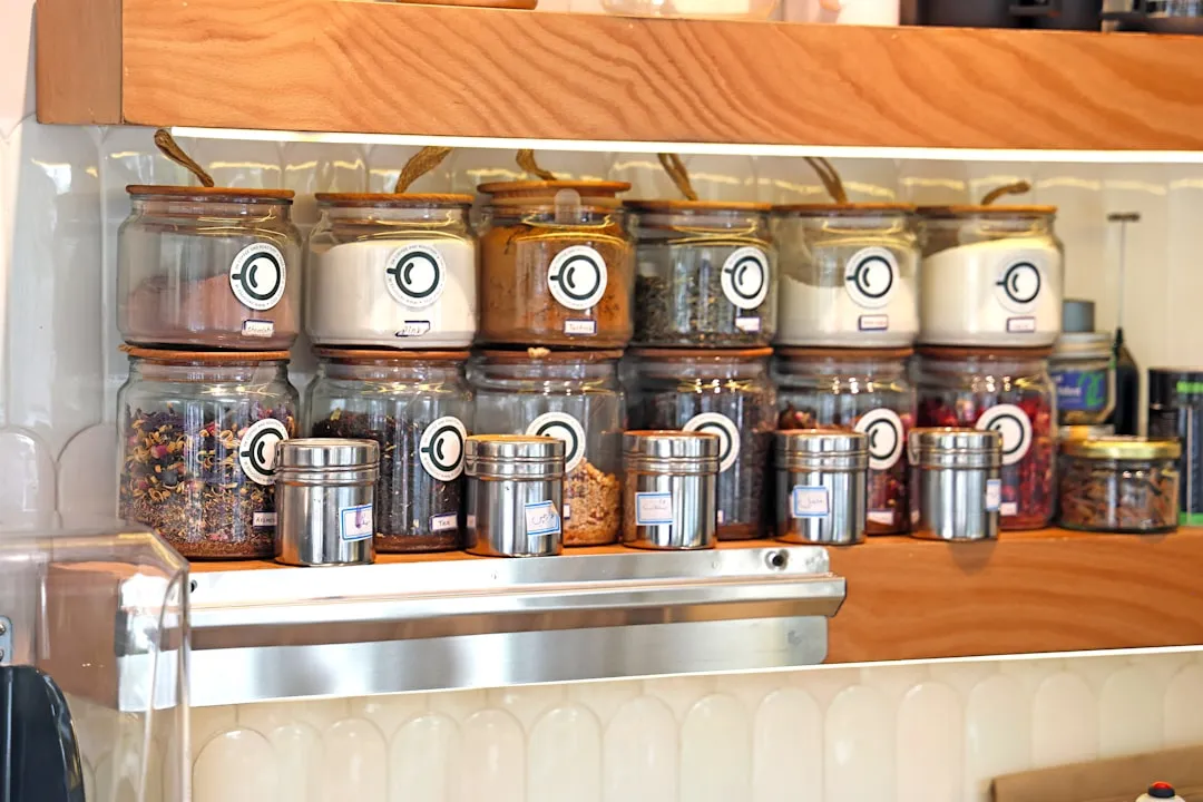 健康食品・サプリメント広告の規制リスク——薬機法・景表法・ステマ規制の適用範囲と注意点